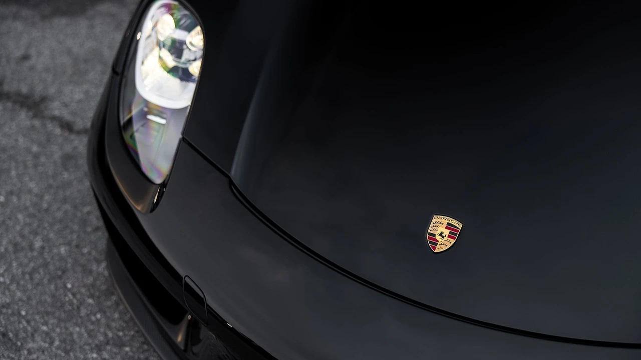 2015 Porsche 918 Spyder - Image 15 of 31