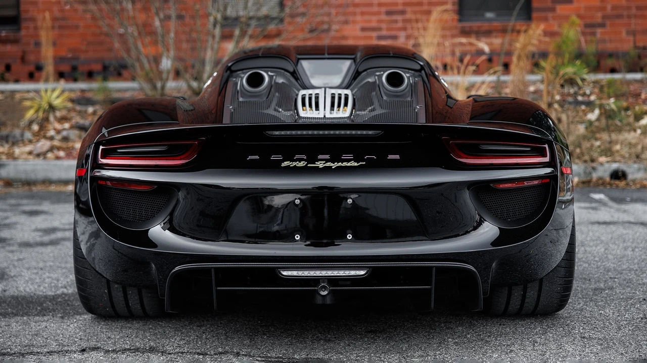 2015 Porsche 918 Spyder - Image 5 of 31