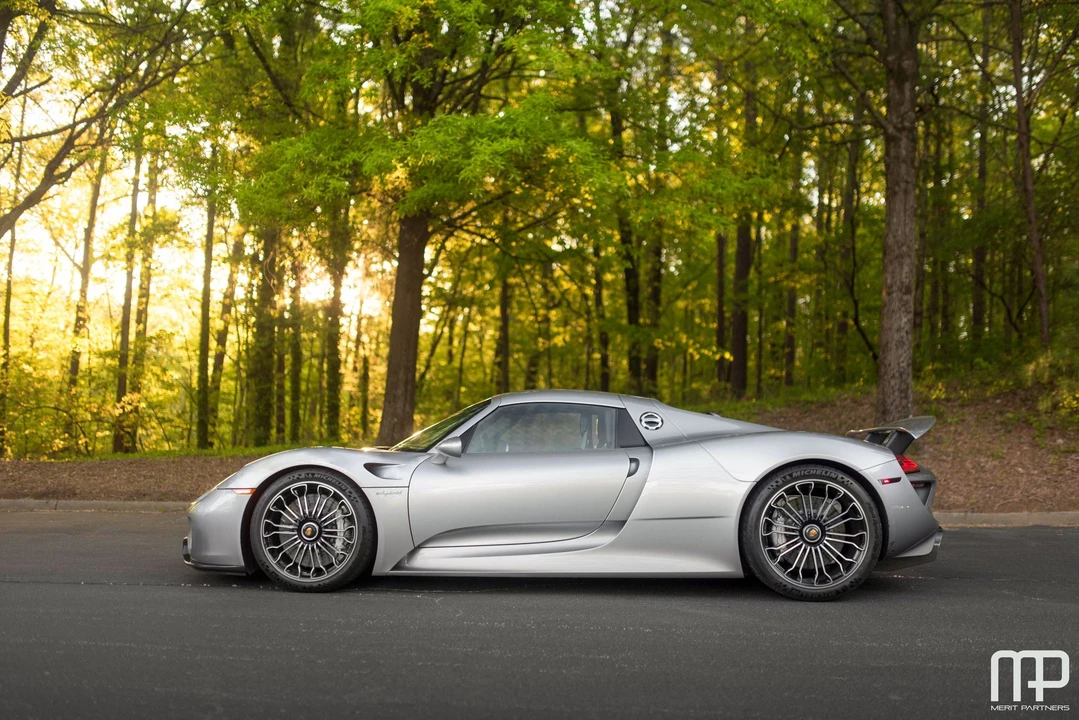 2015 Porsche 918 Spyder - Image 9 of 20