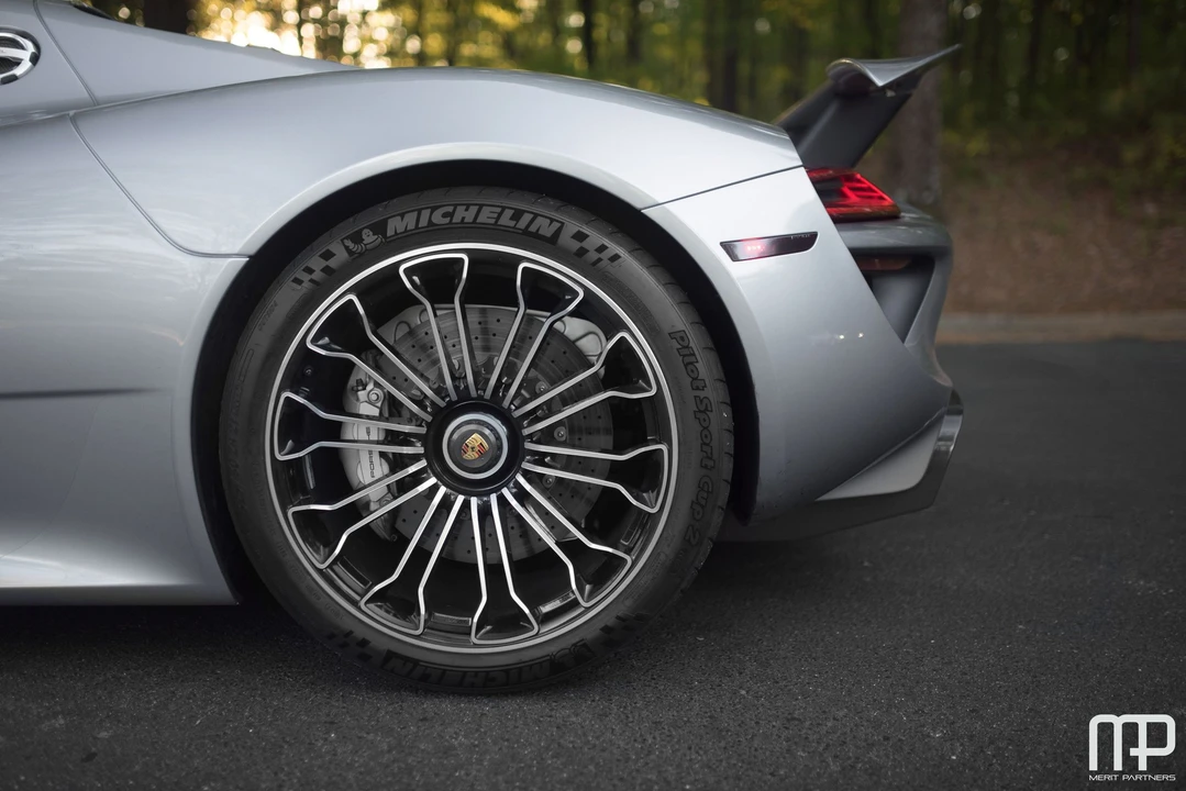 2015 Porsche 918 Spyder - Image 12 of 20