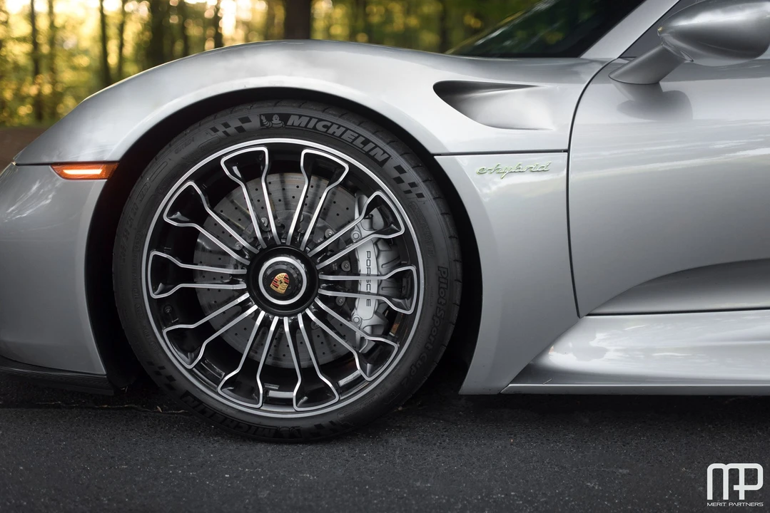 2015 Porsche 918 Spyder - Image 11 of 20