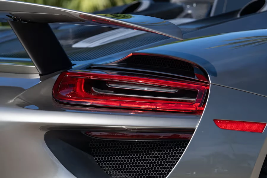 2015 Porsche 918 Spyder - Image 23 of 31