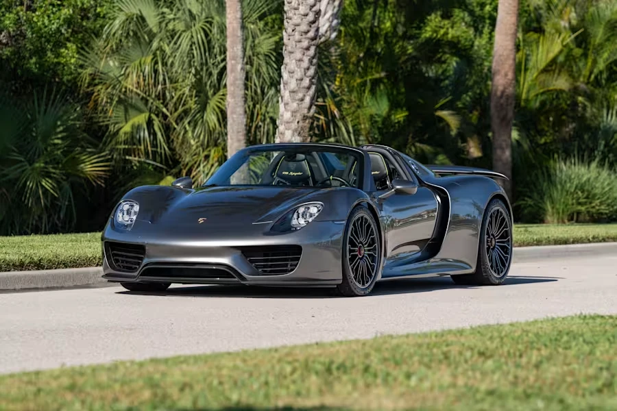 2015 Porsche 918 Spyder - Image 21 of 31
