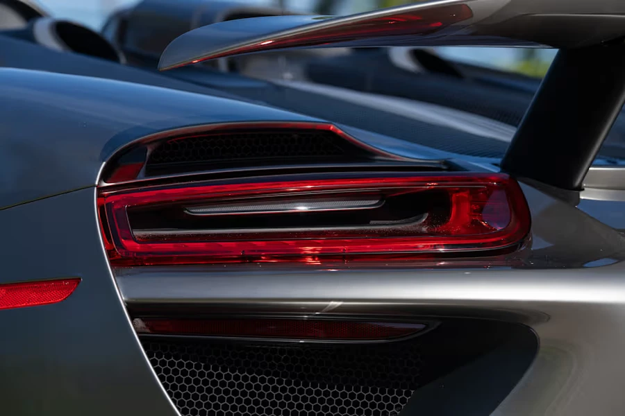 2015 Porsche 918 Spyder - Image 22 of 31