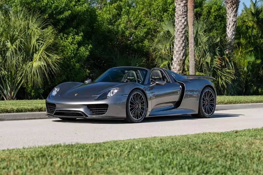 2015 Porsche 918 Spyder - Image 10 of 31