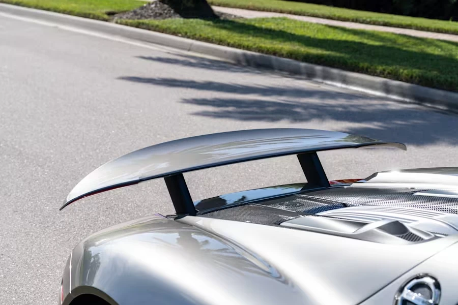 2015 Porsche 918 Spyder - Image 13 of 31