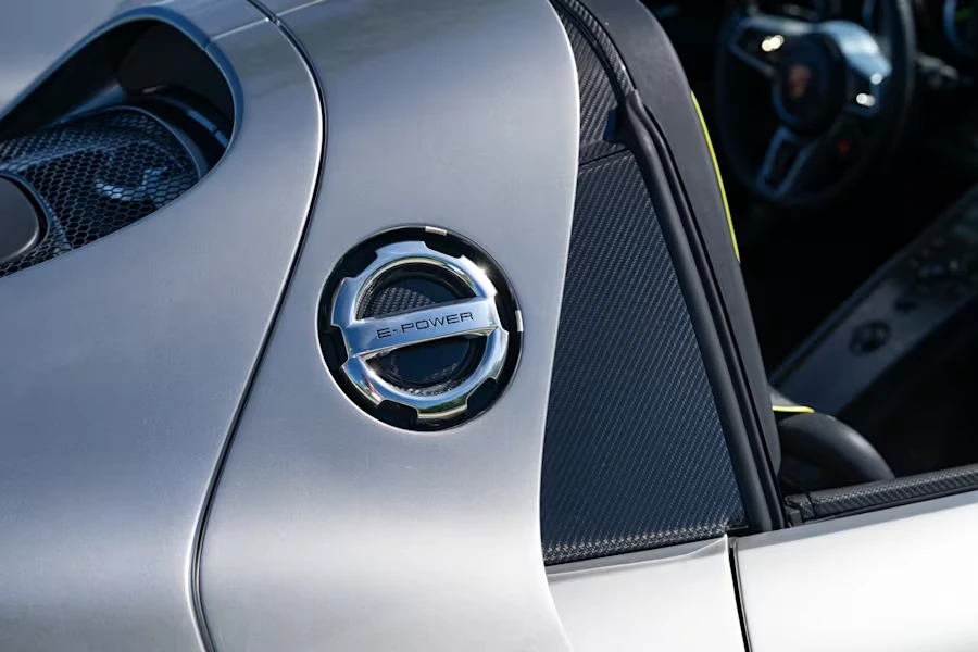 2015 Porsche 918 Spyder - Image 26 of 31