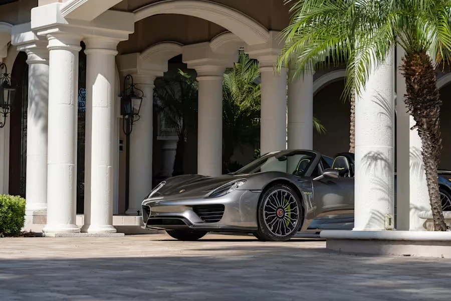 2015 Porsche 918 Spyder - Image 25 of 31