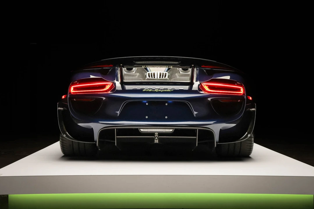 2015 Porsche 918 Spyder - Image 31 of 31