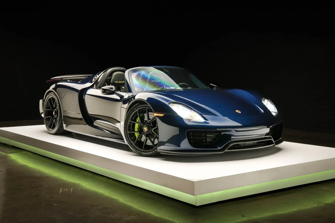 2015 Porsche 918 Spyder - Image 17 of 31