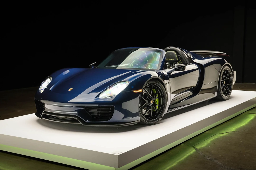 2015 Porsche 918 Spyder - Image 14 of 31