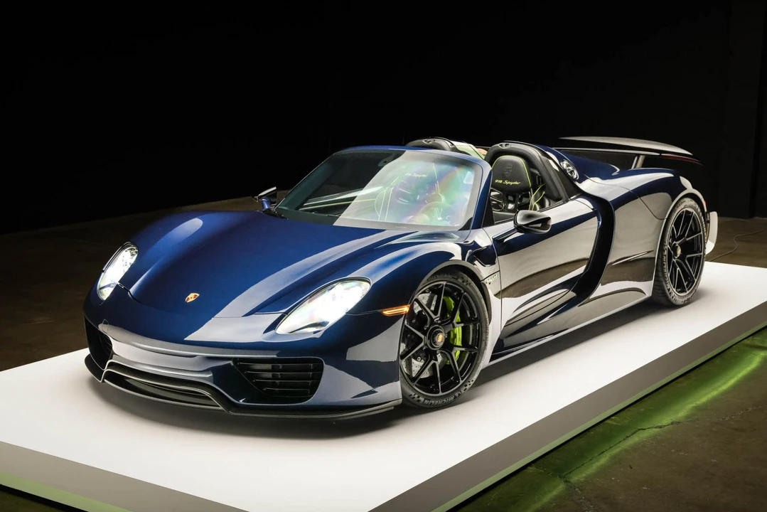 2015 Porsche 918 Spyder - Image 15 of 31