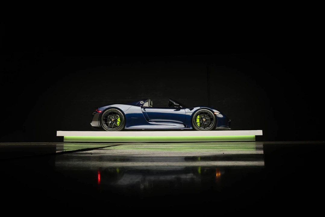 2015 Porsche 918 Spyder - Image 24 of 31