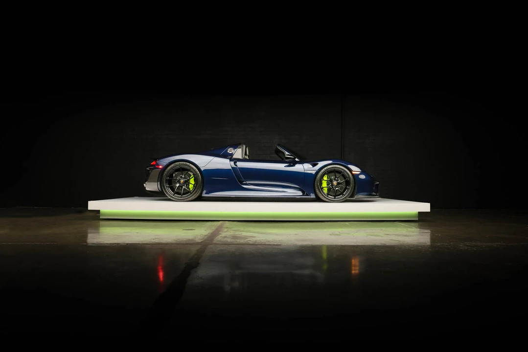 2015 Porsche 918 Spyder - Image 25 of 31
