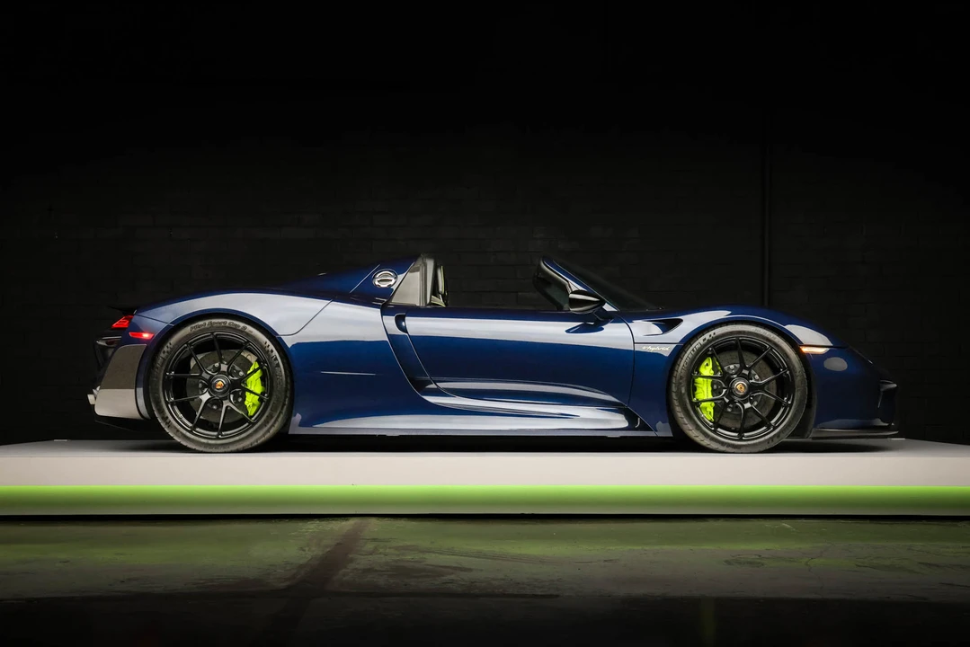 2015 Porsche 918 Spyder - Image 23 of 31