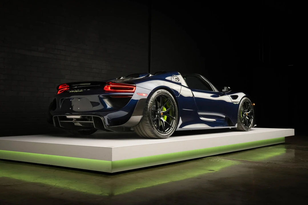 2015 Porsche 918 Spyder - Image 28 of 31
