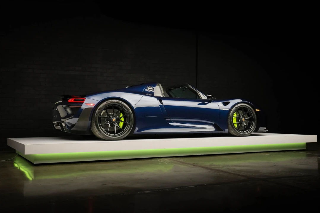 2015 Porsche 918 Spyder - Image 26 of 31