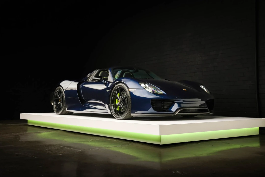 2015 Porsche 918 Spyder - Image 19 of 31
