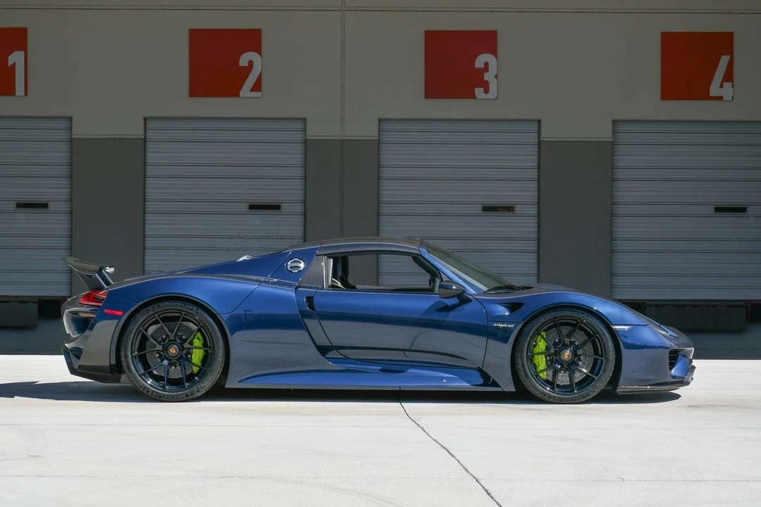 2015 Porsche 918 Spyder - Image 6 of 31