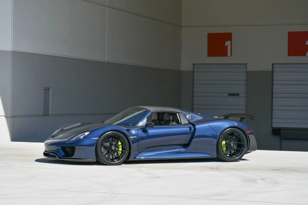 2015 Porsche 918 Spyder - Image 2 of 31