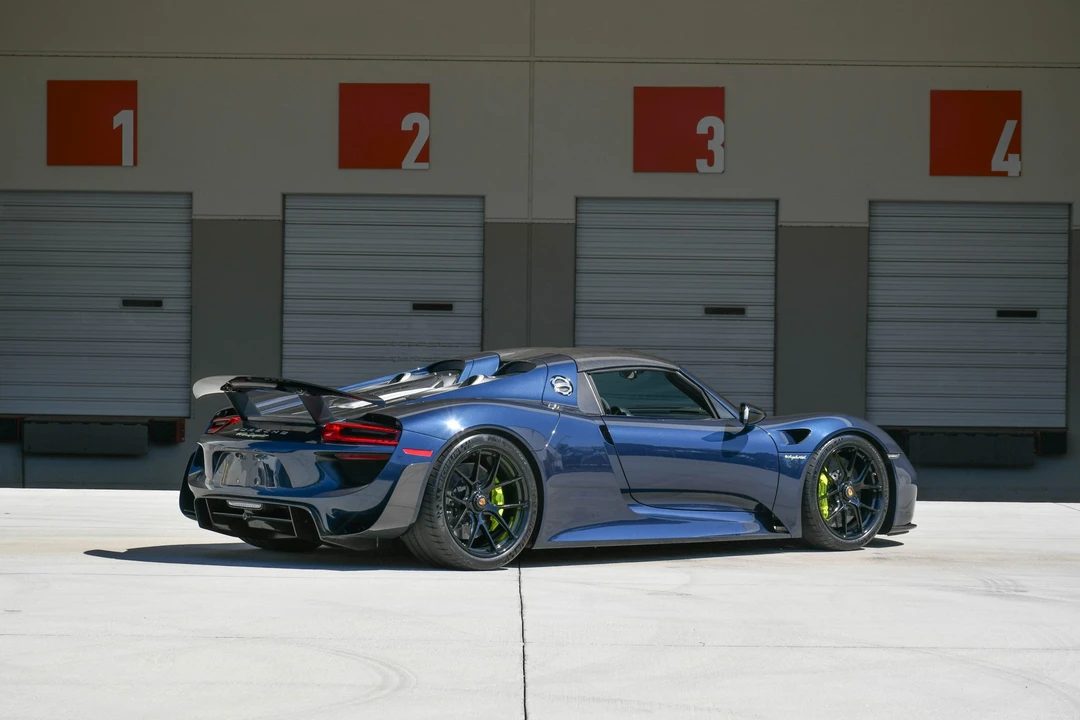 2015 Porsche 918 Spyder - Image 9 of 31