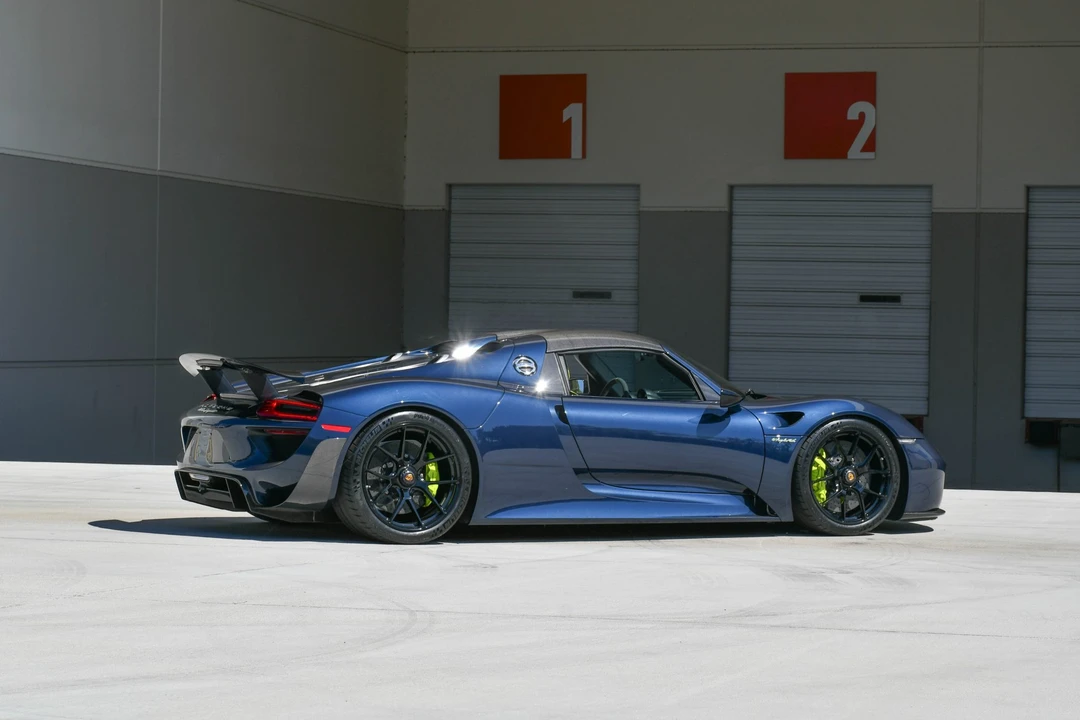 2015 Porsche 918 Spyder - Image 7 of 31