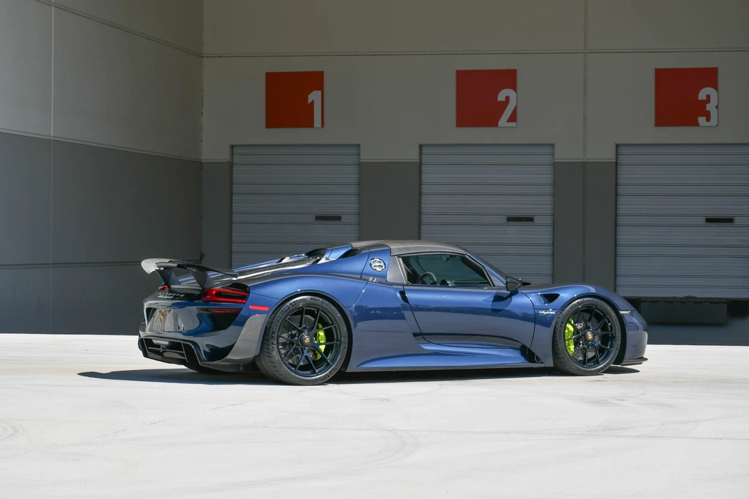 2015 Porsche 918 Spyder - Image 8 of 31