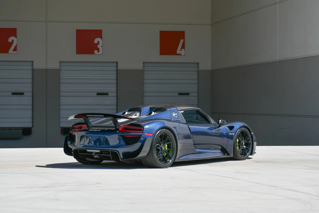 2015 Porsche 918 Spyder - Image 10 of 31