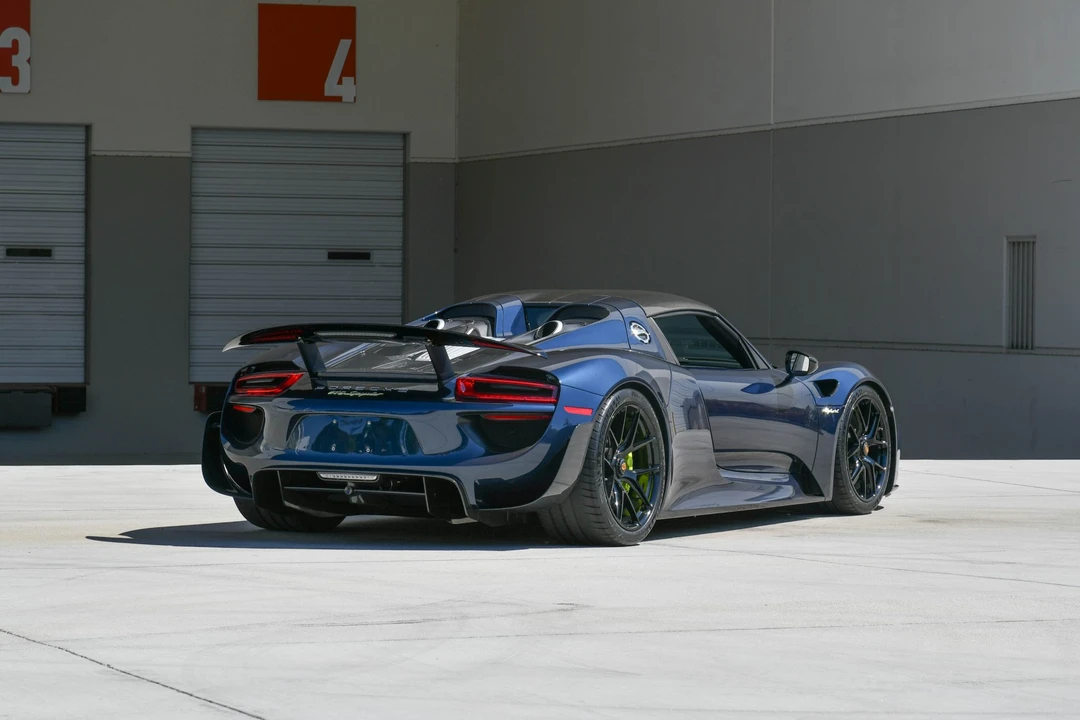 2015 Porsche 918 Spyder - Image 11 of 31