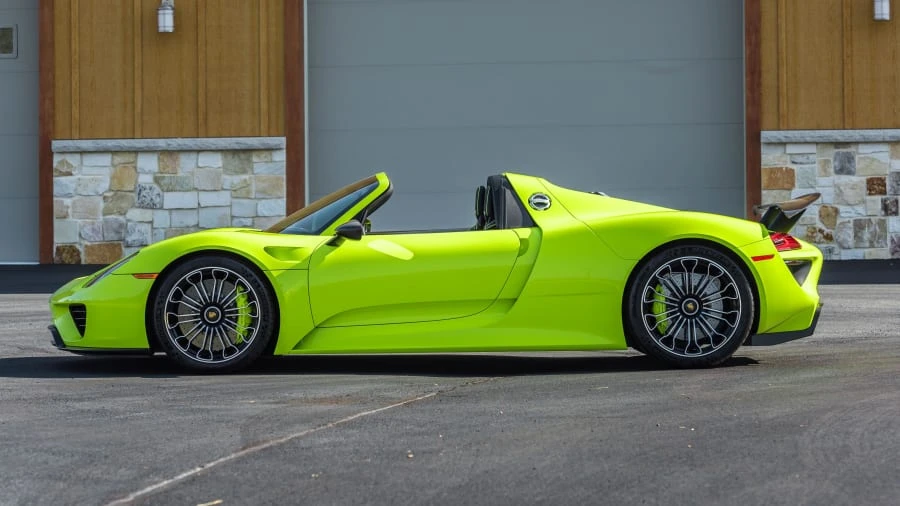 2015 Porsche 918 Spyder - Image 2 of 20