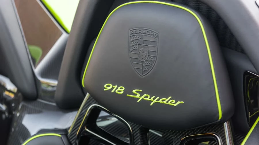 2015 Porsche 918 Spyder - Image 10 of 20