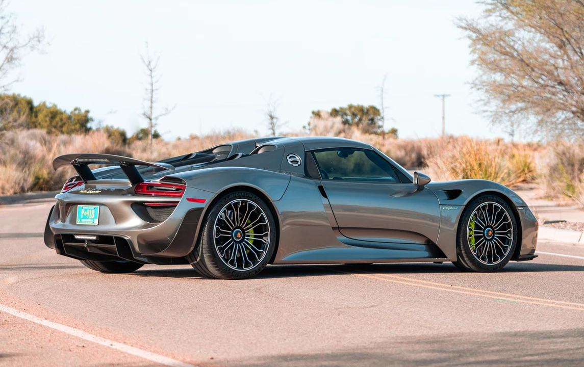 2015 Porsche 918 Spyder - Image 7 of 19