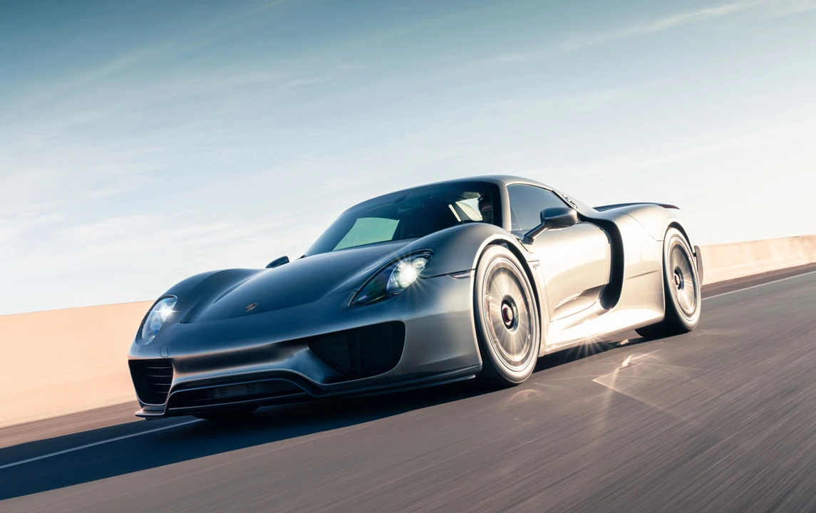 2015 Porsche 918 Spyder - Image 16 of 19