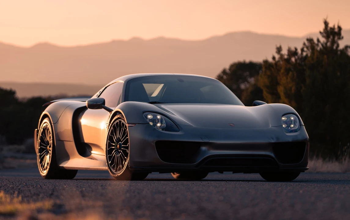 2015 Porsche 918 Spyder - Image 10 of 19