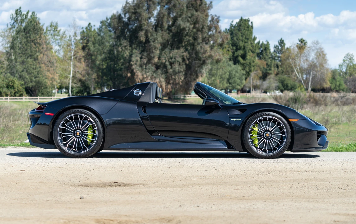 2015 Porsche 918 Spyder - Image 8 of 31