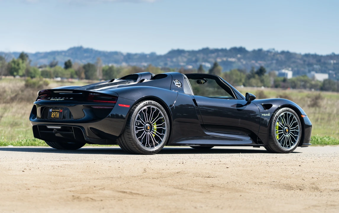 2015 Porsche 918 Spyder - Image 10 of 31