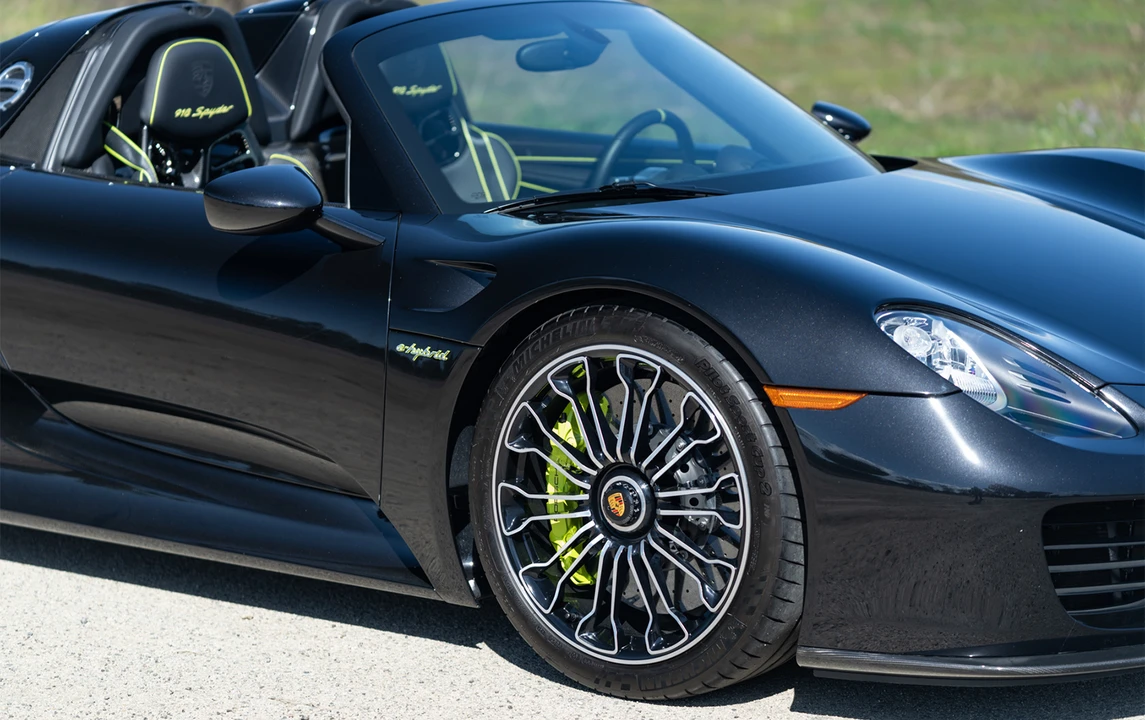2015 Porsche 918 Spyder - Image 15 of 31