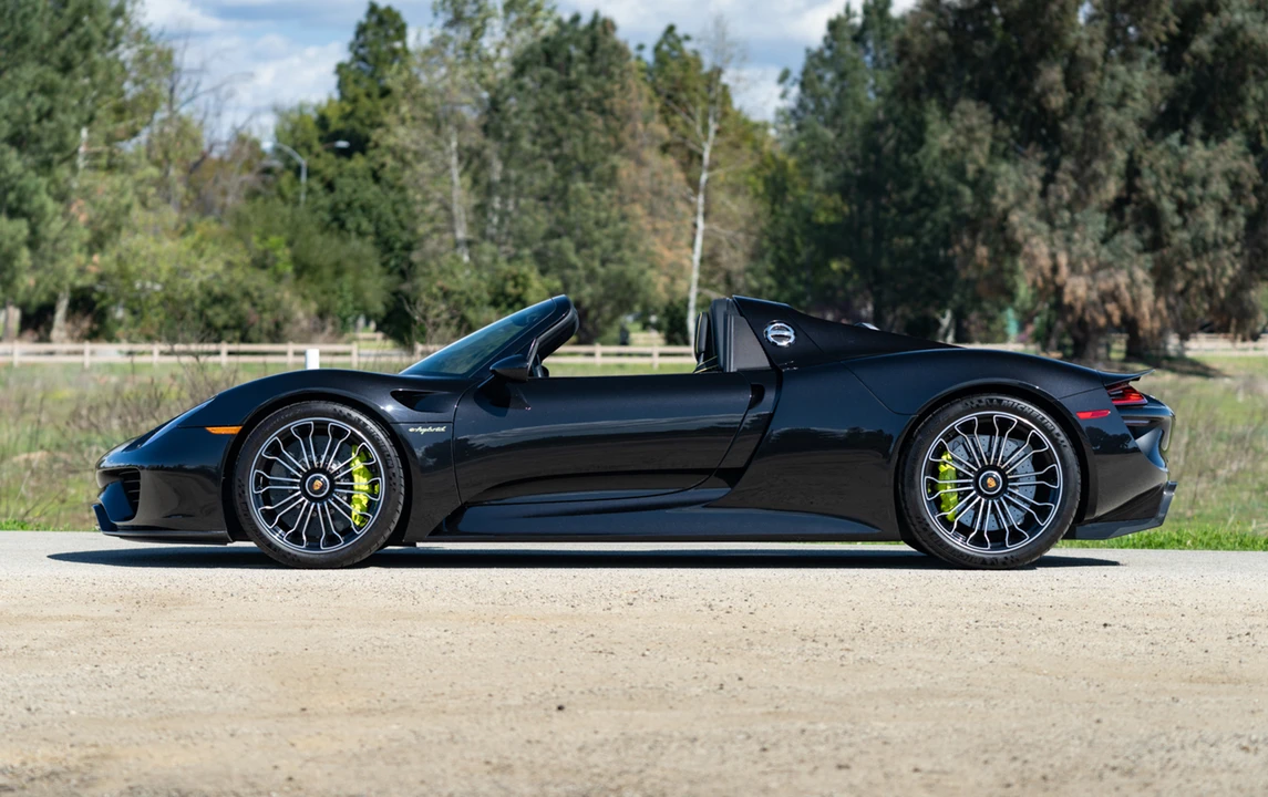 2015 Porsche 918 Spyder - Image 14 of 31