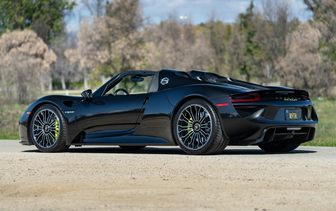2015 Porsche 918 Spyder - Image 12 of 31