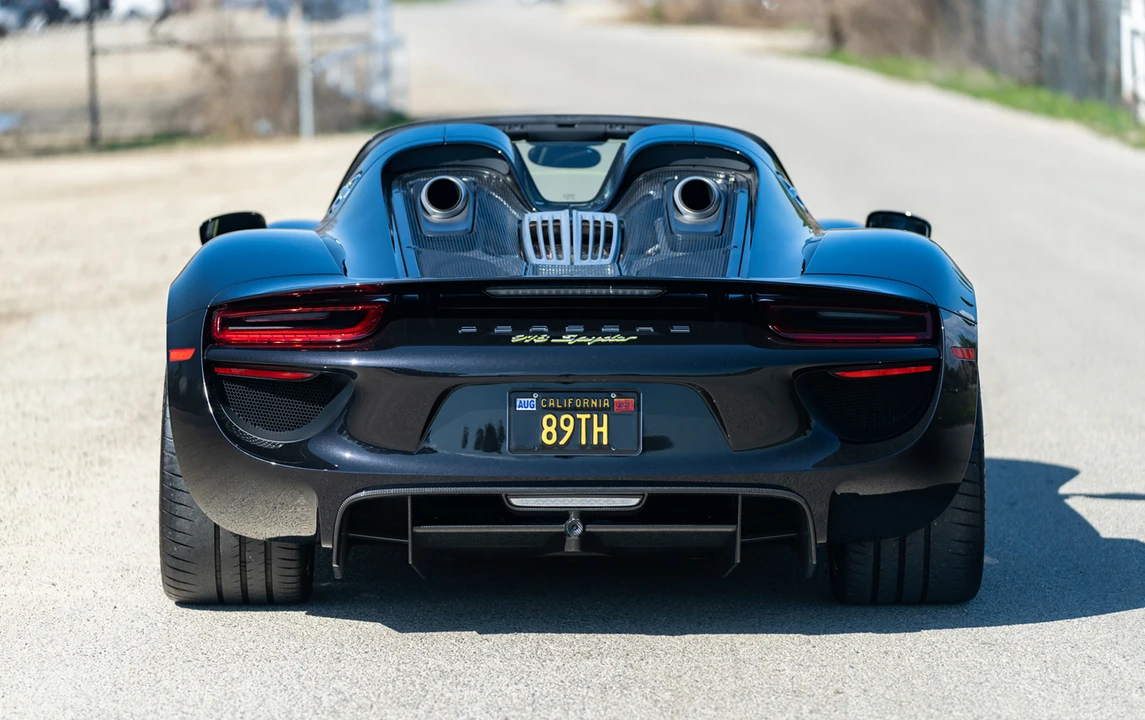 2015 Porsche 918 Spyder - Image 11 of 31