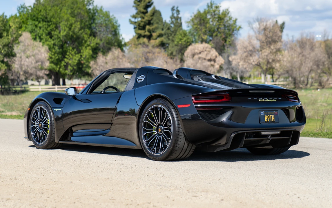 2015 Porsche 918 Spyder - Image 13 of 31