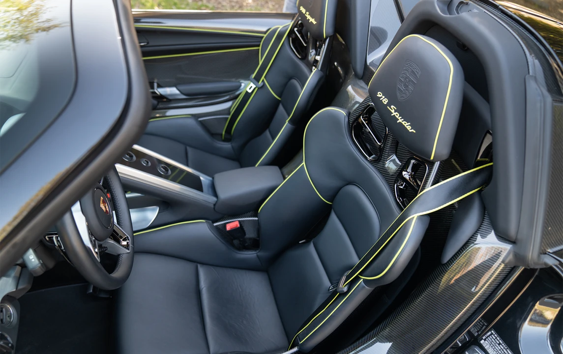2015 Porsche 918 Spyder - Image 24 of 31