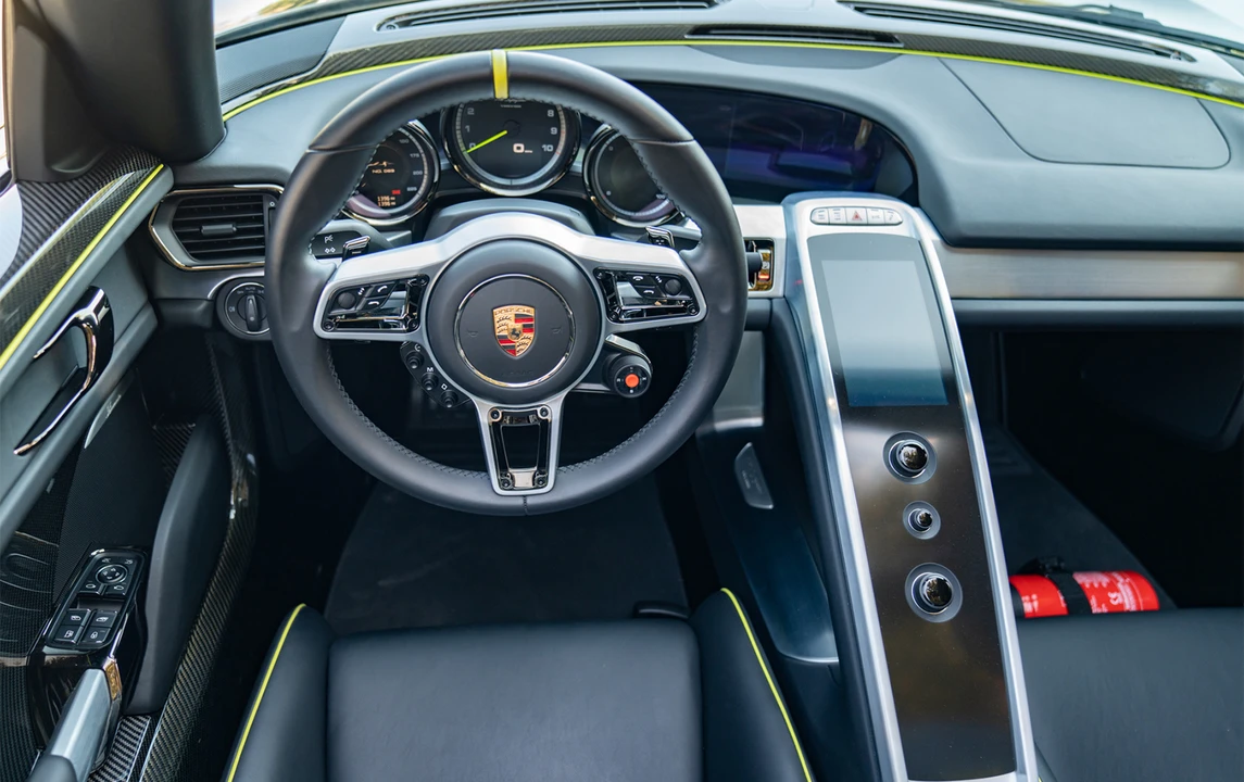 2015 Porsche 918 Spyder - Image 27 of 31