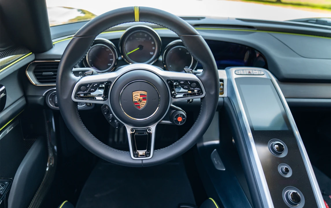 2015 Porsche 918 Spyder - Image 28 of 31