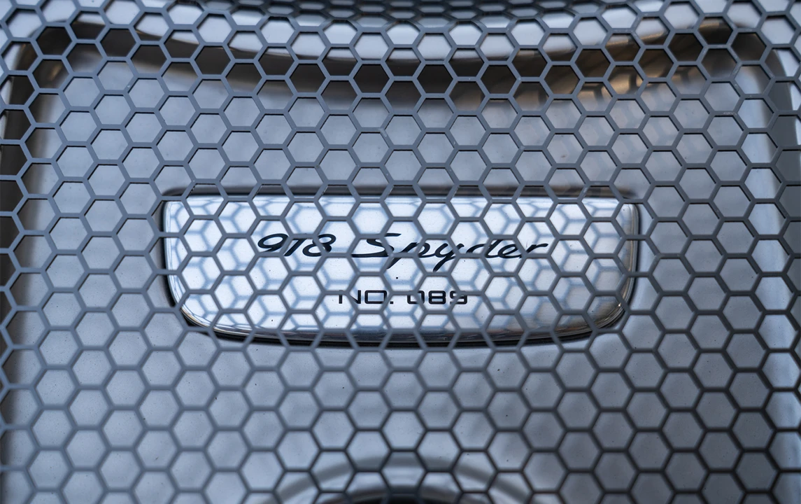 2015 Porsche 918 Spyder - Image 22 of 31