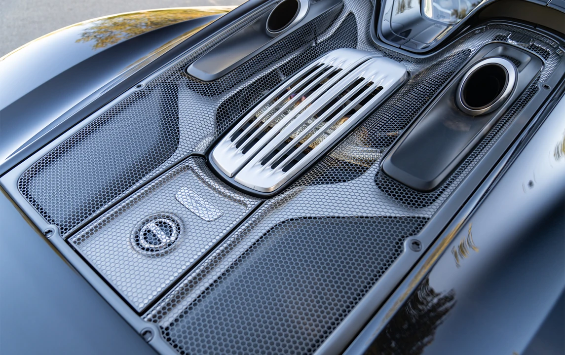 2015 Porsche 918 Spyder - Image 19 of 31