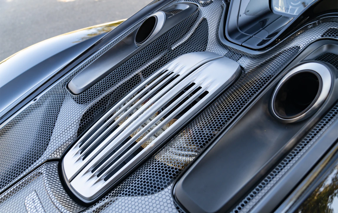2015 Porsche 918 Spyder - Image 20 of 31