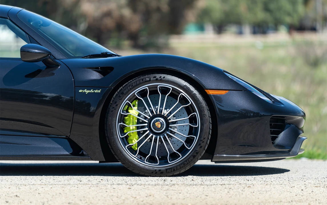2015 Porsche 918 Spyder - Image 18 of 31