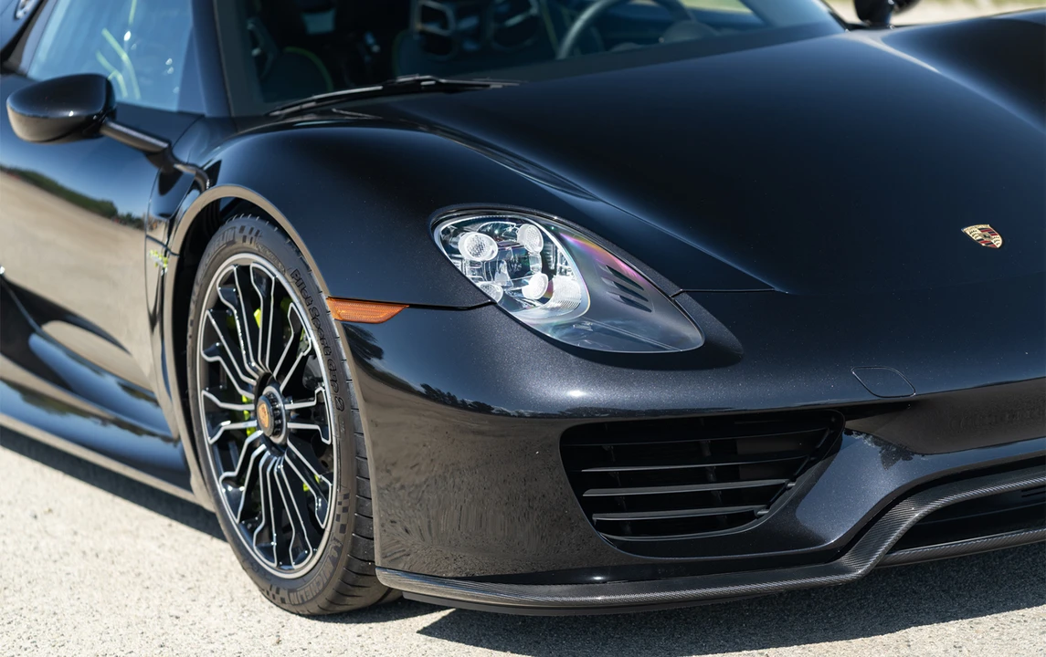 2015 Porsche 918 Spyder - Image 16 of 31
