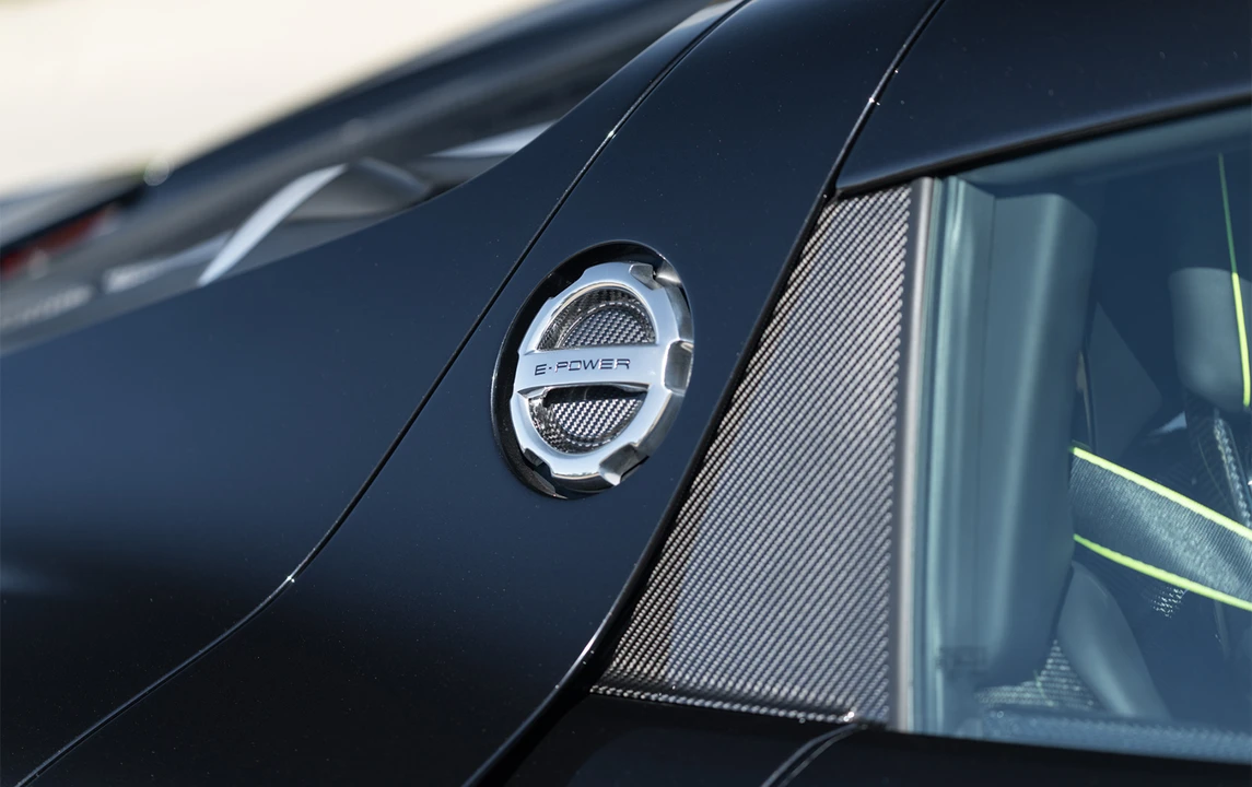2015 Porsche 918 Spyder - Image 17 of 31